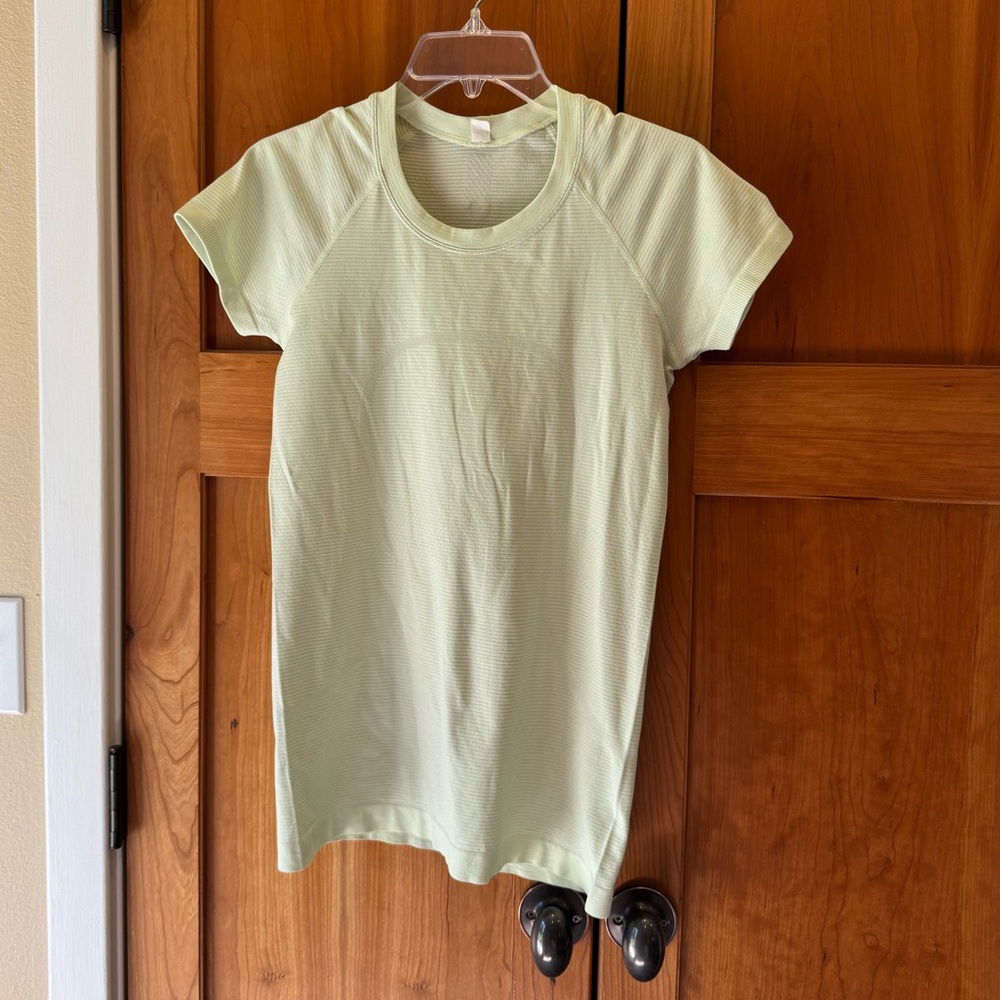 Lululemon Swiftly Tech Short Sleeve EUC